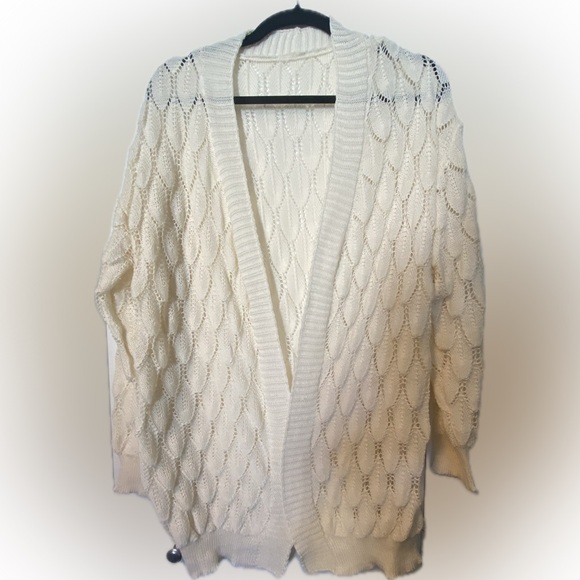 Generously sized medium sweater Cupshe brand . Nwt - Picture 1 of 3